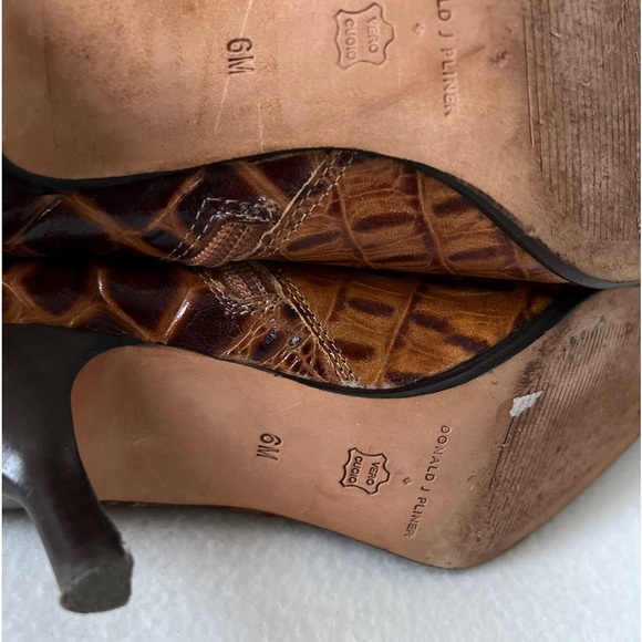 Donald J Pliner Size 6M Caramel Brown Leather “Snake Skin” Style Booties. - Picture 14 of 16